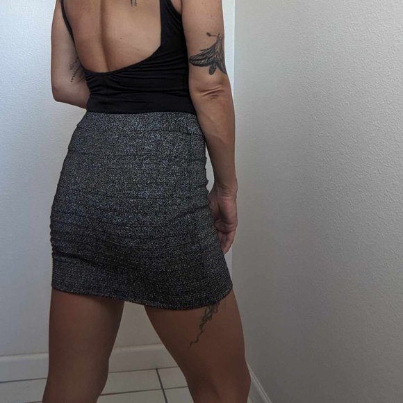 Silver Gabriella Rocha Mini Skirt. Size S/M - Picture 5 of 9